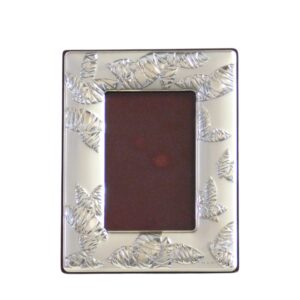 Cornice con foglie lucide