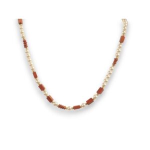 Collana di perle e pietre rosse - immagine 1